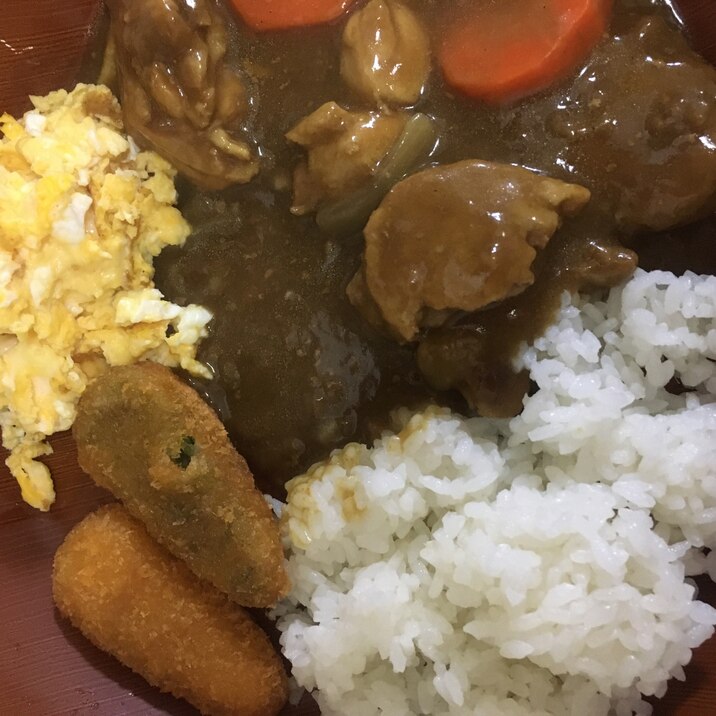 カレーライスにトッピングで♪卵、フライ、ハンバーグ